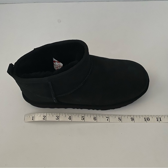 UGG Classic Ultra Mini Boots Kid’s 5 (Fits Women’s 7) New in Box - Picture 9 of 11